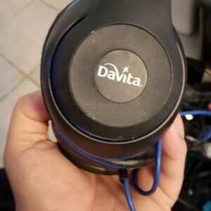 Avita Over-Ear Headphones with Black and Blue Design